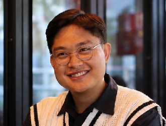 Michael Manalang, Chargé d'Acquisition Invités